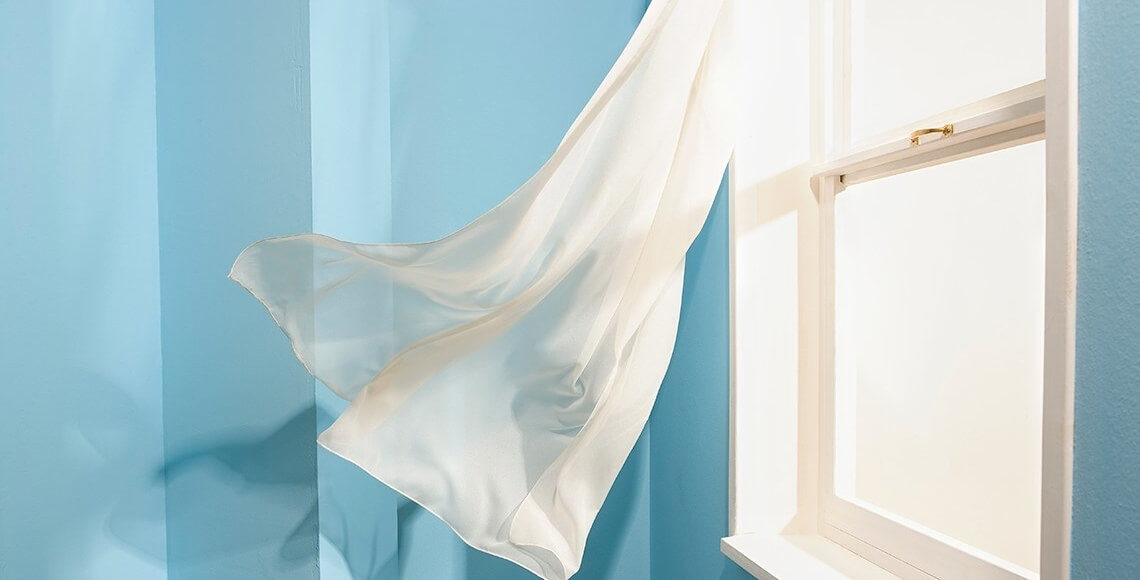 tenda che sventola finestra permeabilità aria