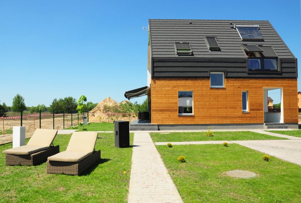 casa passiva con giardino